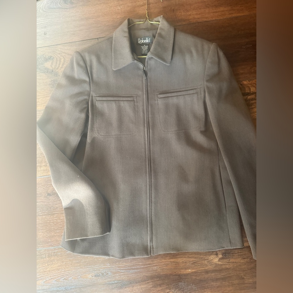 Raefella Size 4 brown jacket like new
